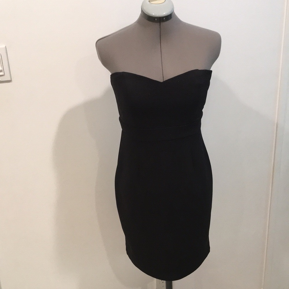 ✨ Forever21 strapless little black dress ✨ - Picture 2 of 8